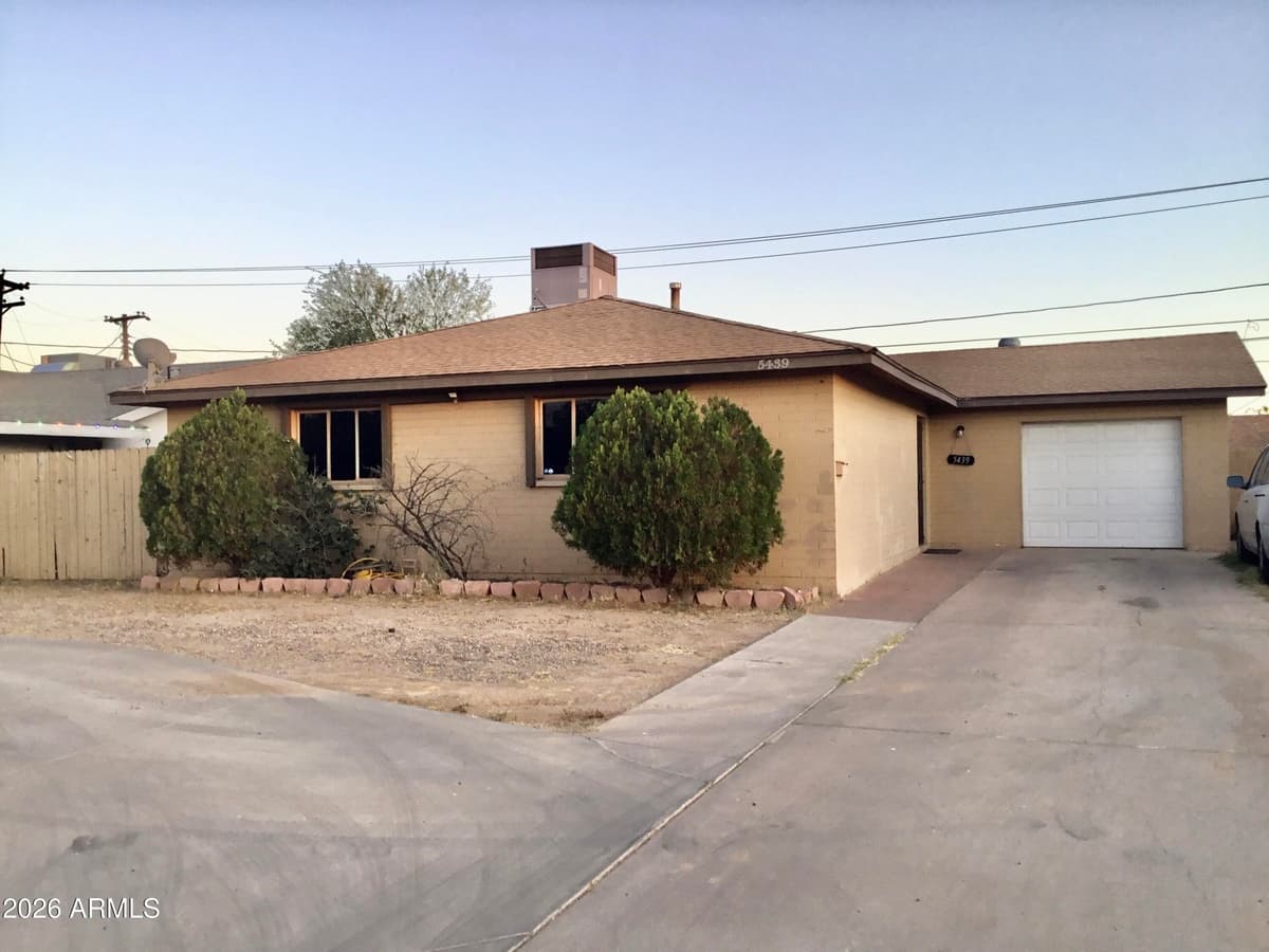 5439 W Osborn Rd — photo 2