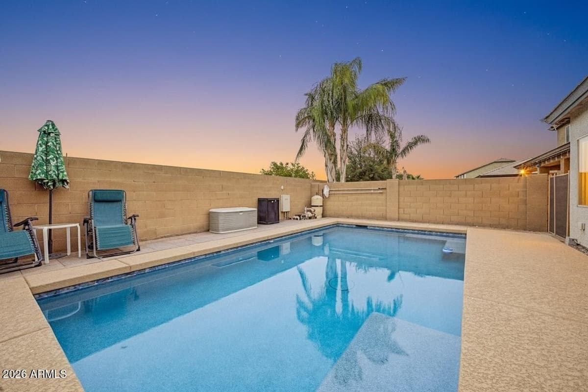 744 W Desert Hollow Dr — photo 22