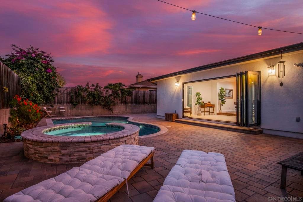 6875 Estrella Ave — photo 1