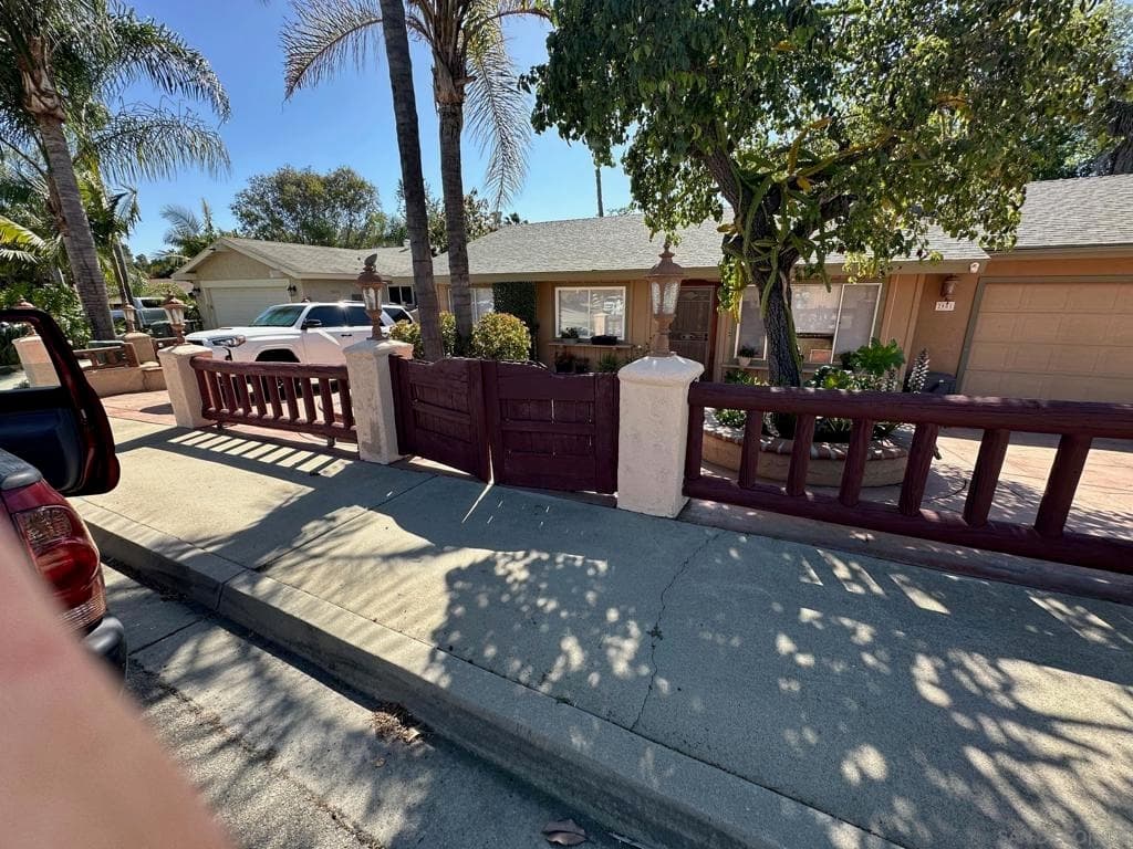 2551 Buena Rosa — photo 1