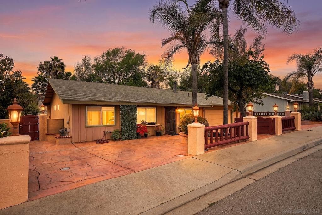 2551 Buena Rosa — photo 51