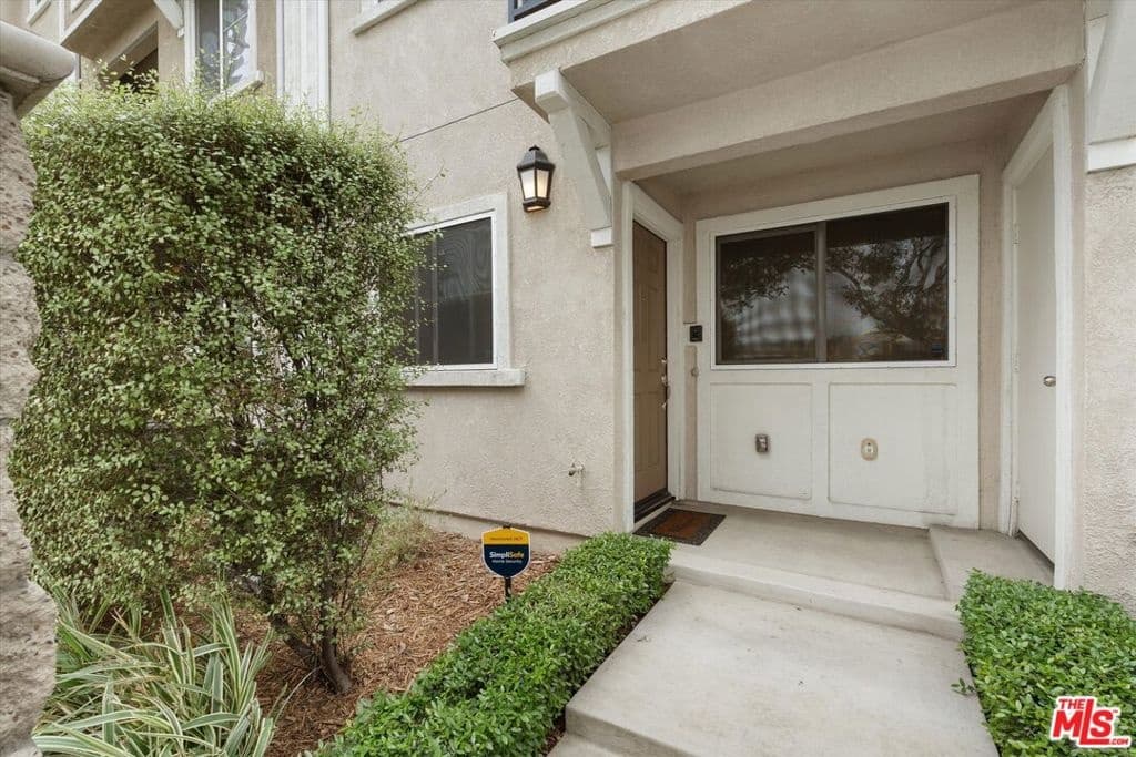 14838 Nordhoff St — photo 2