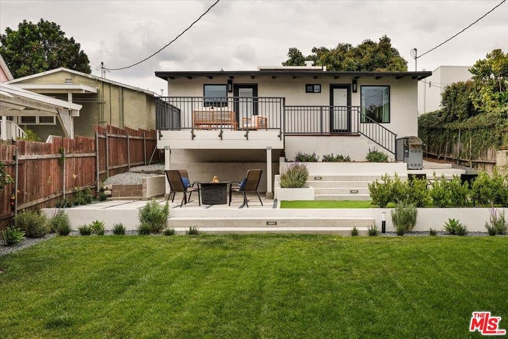 3152 Atwater Ave — photo 29