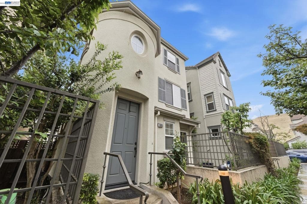 6005 Hillbrook Pl — photo 1