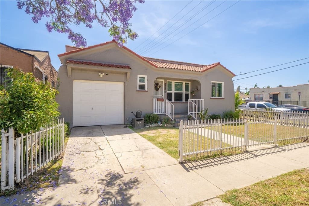 700 E 77th — photo 2