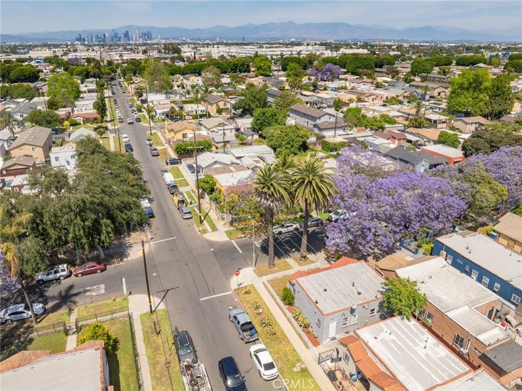 700 E 77th — photo 32