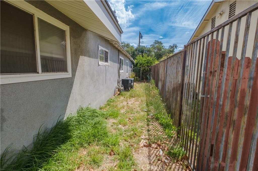 1938 Marigold St — photo 45