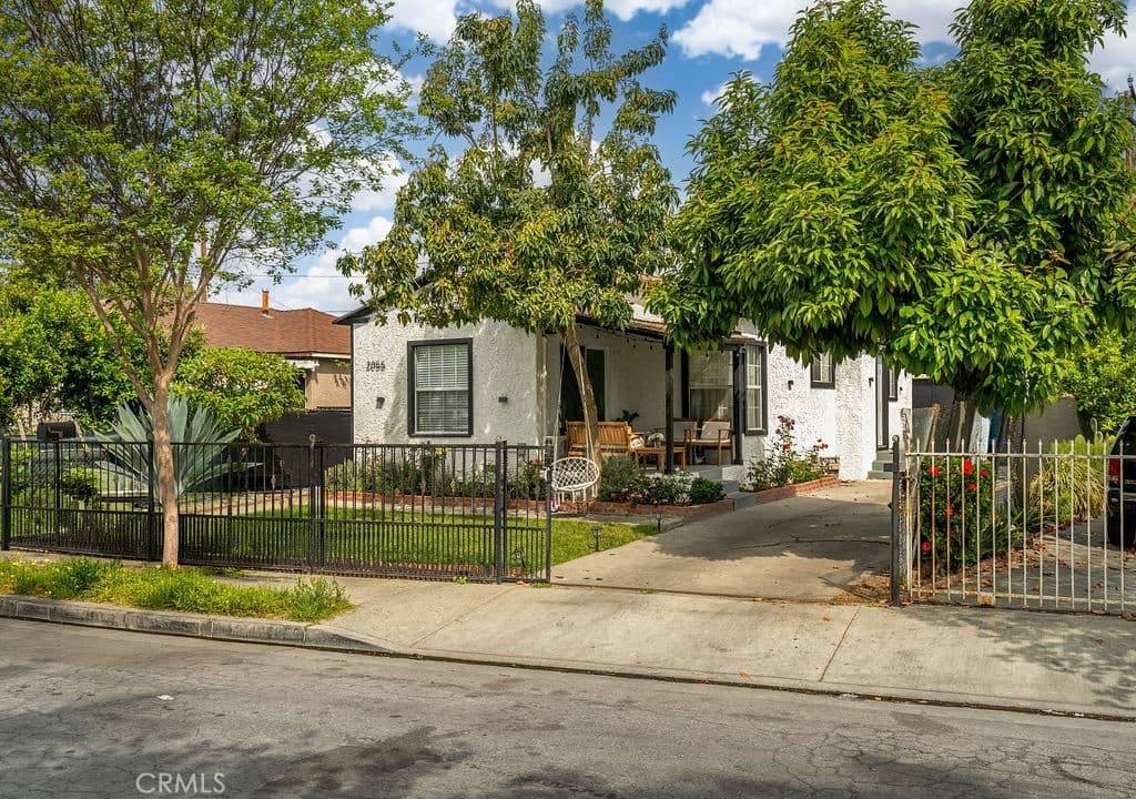 2055 E Nord — photo 1