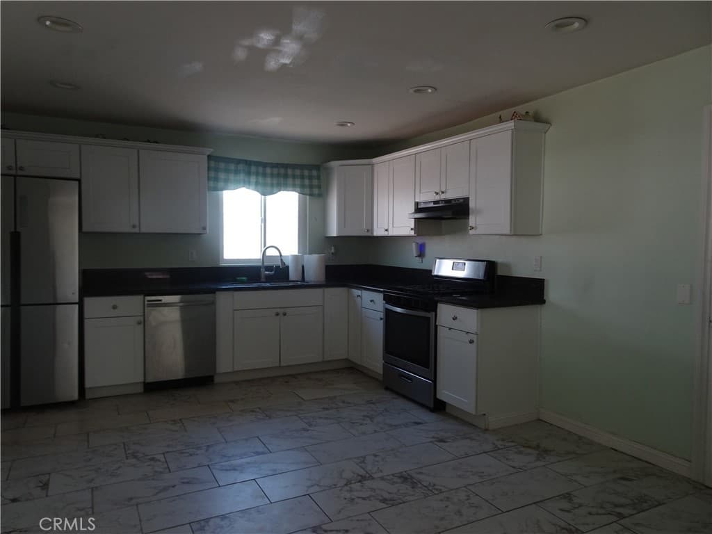 724 N DALLAS AVE - See more photos