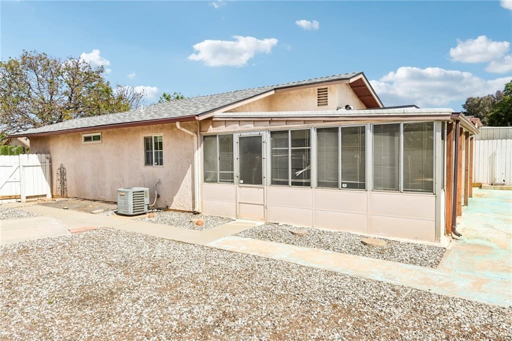 158 BEVERLY - Photo 35