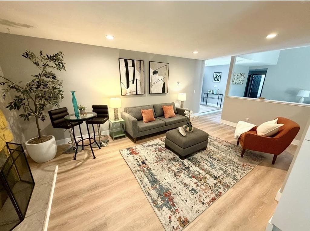 3730 Rolling Hills Dr — photo 1