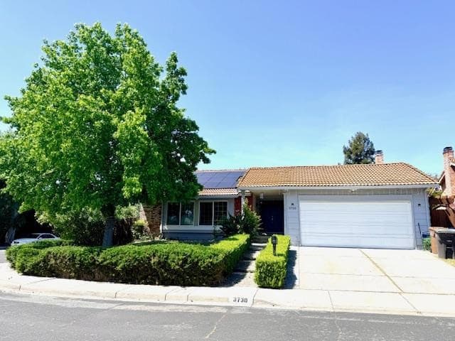 3730 Rolling Hills Dr — photo 2