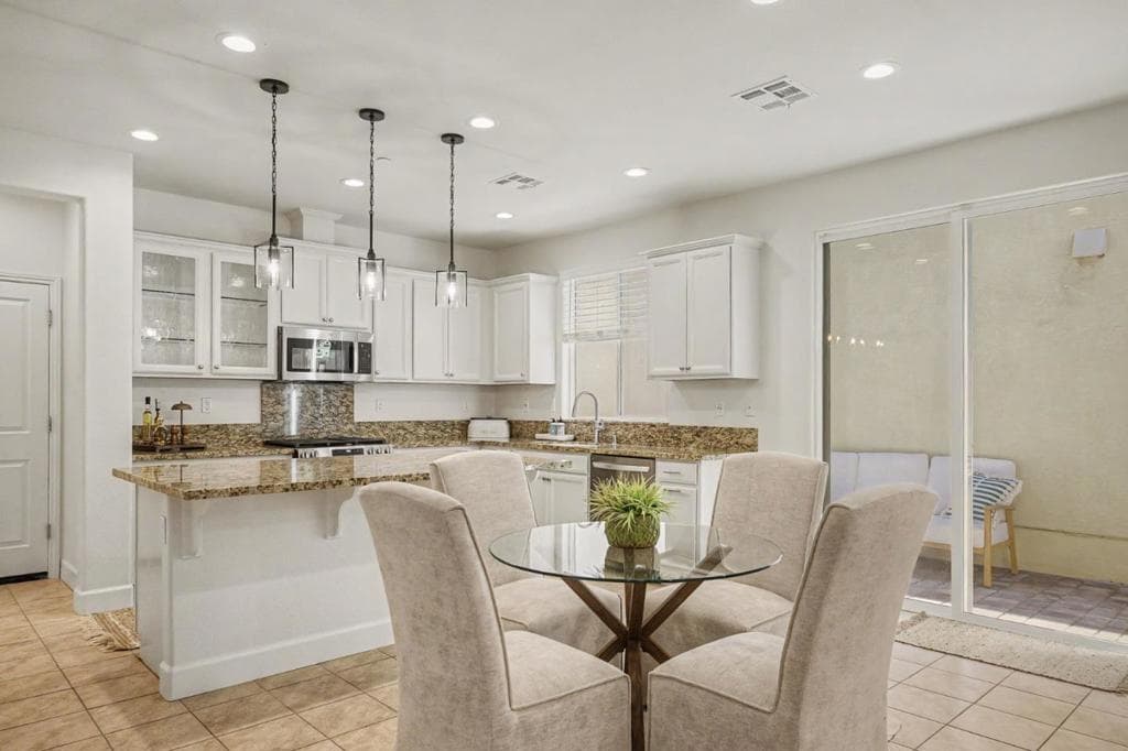 16723 Pickett Ln — photo 1