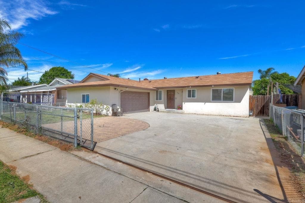 924 Daisy St — photo 25