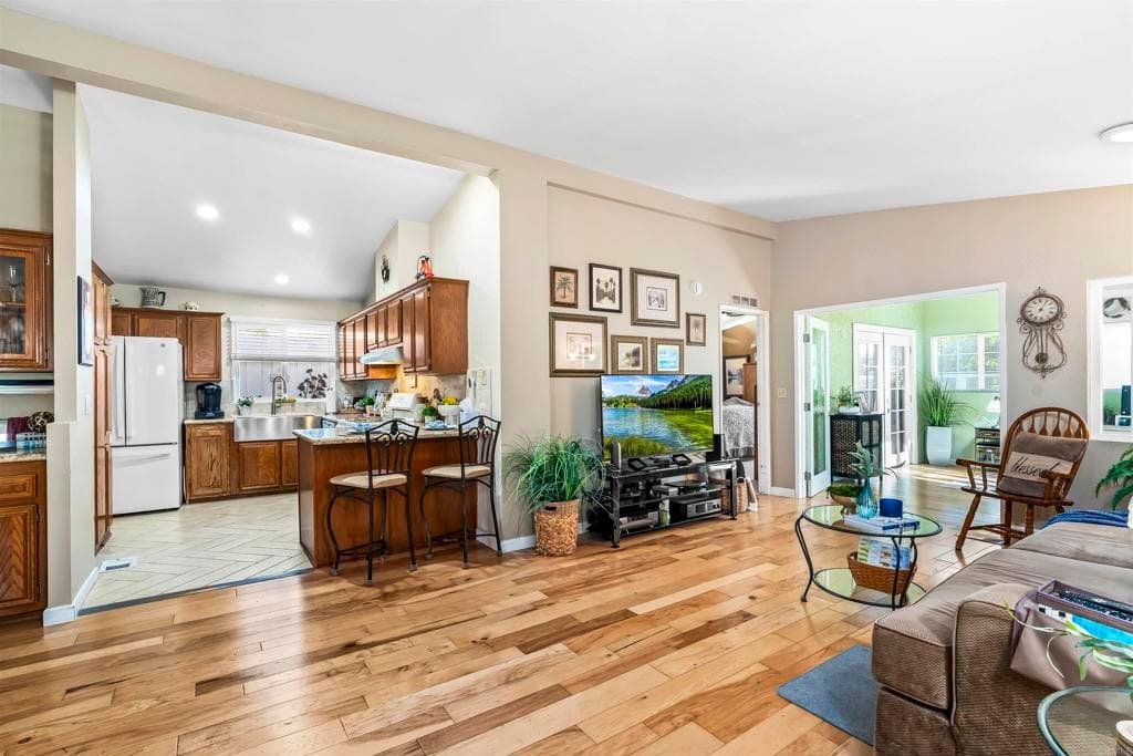 2010 W San Marcos Blvd #8 — photo 1