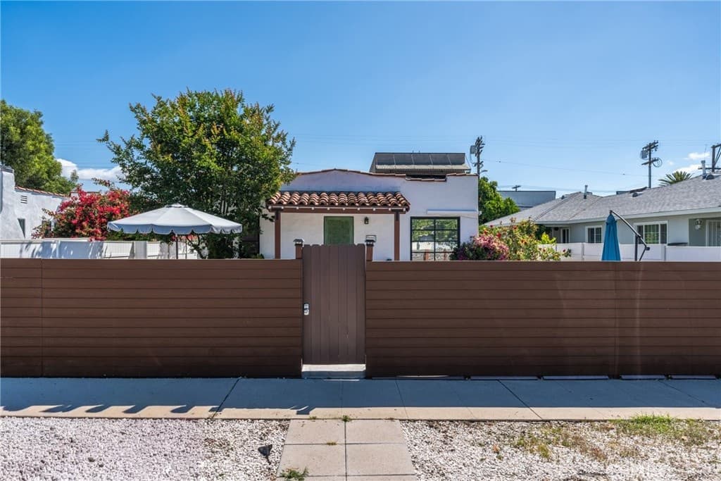 5512 Willowcrest — photo 1