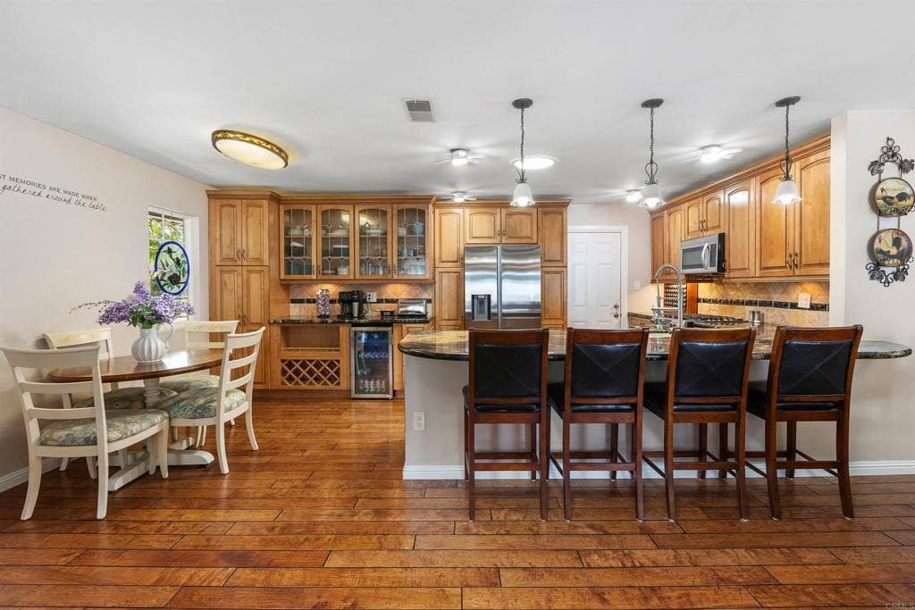 1650 Queenston Dr — photo 1