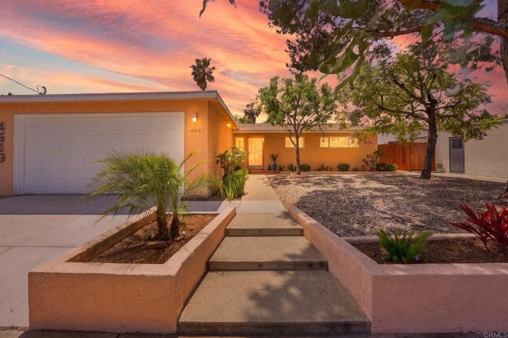 4613 Rainier Ave — photo 1