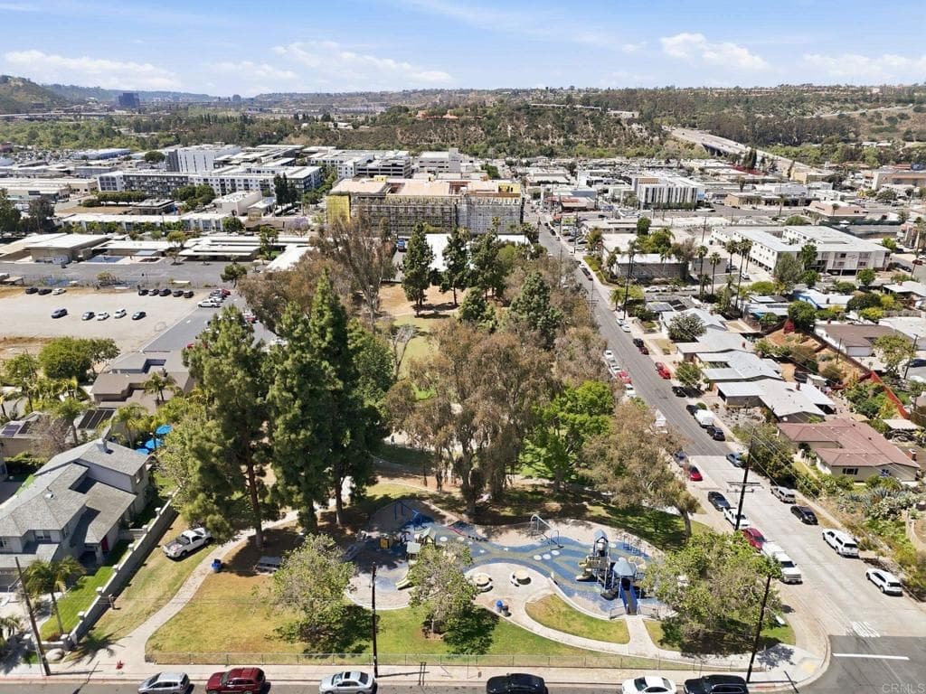 4613 Rainier Ave — photo 33