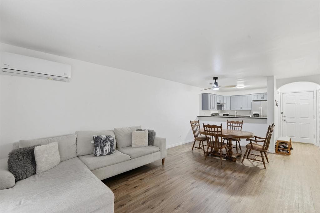 4540 60th St 208 — photo 1