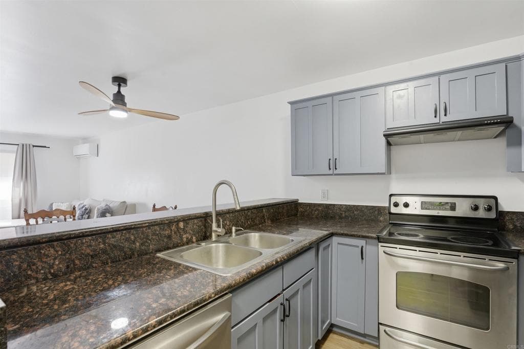 4540 60th St 208 — photo 2