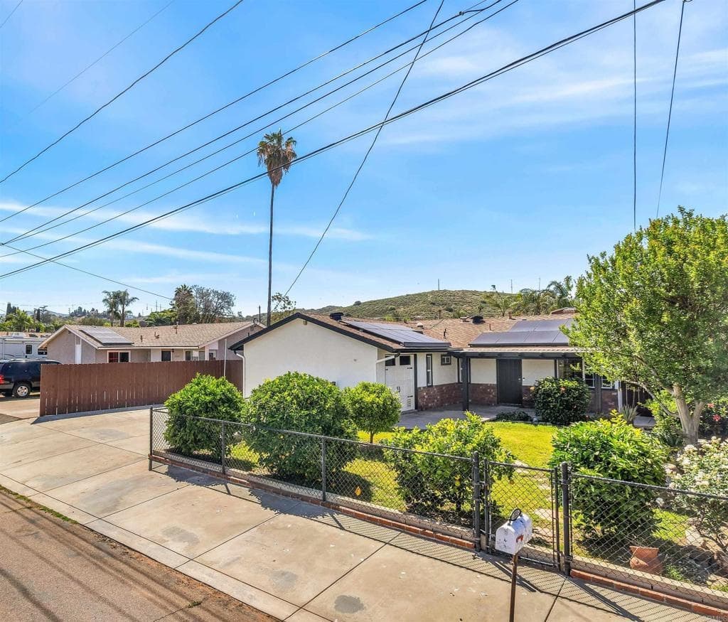 13055 Lindo Ln — photo 2