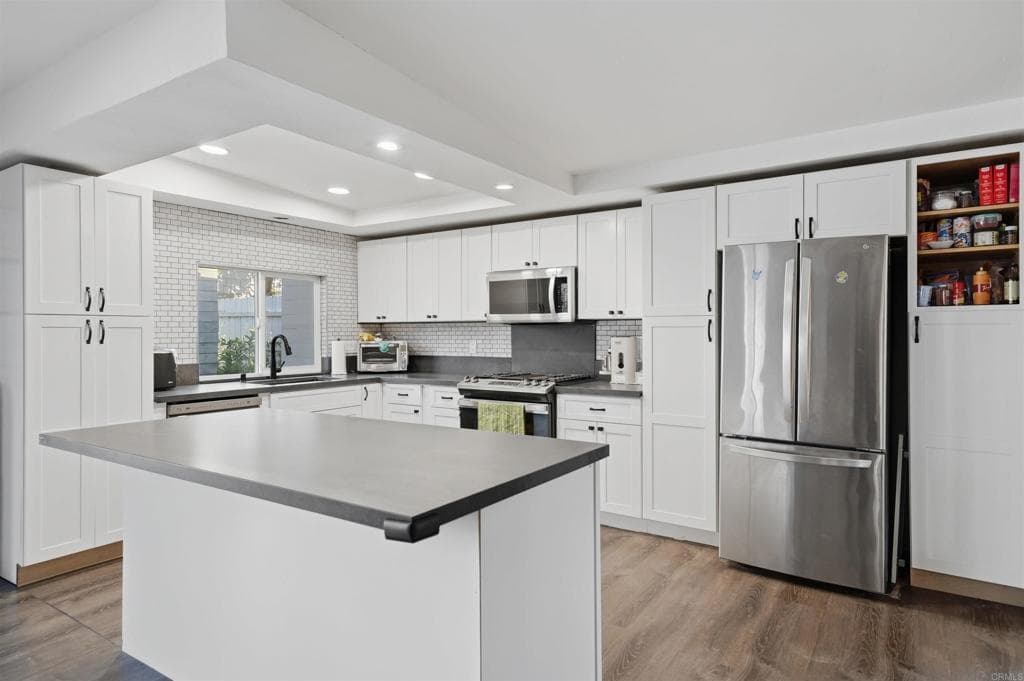 581 Le May Ave — photo 2