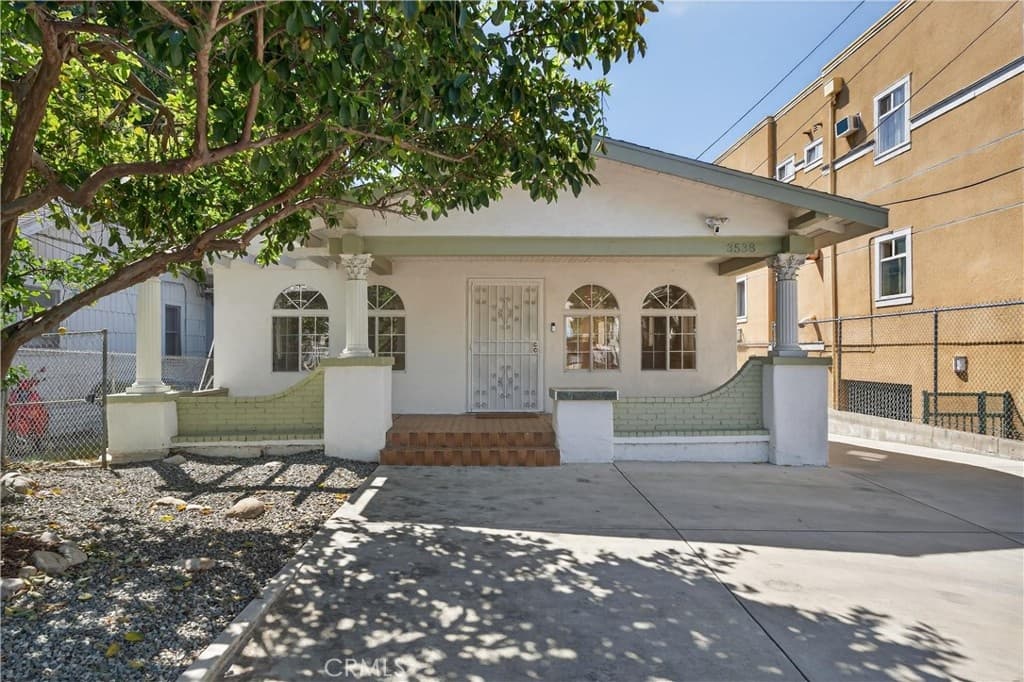 3538 London — photo 2