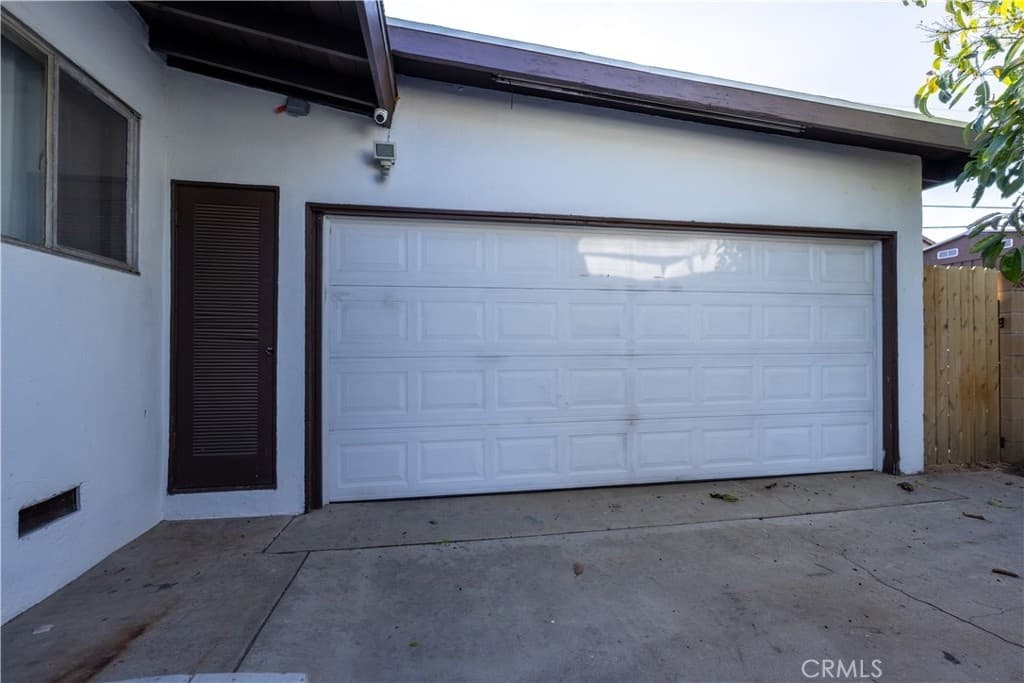 8234 Frankfort Ave — photo 39