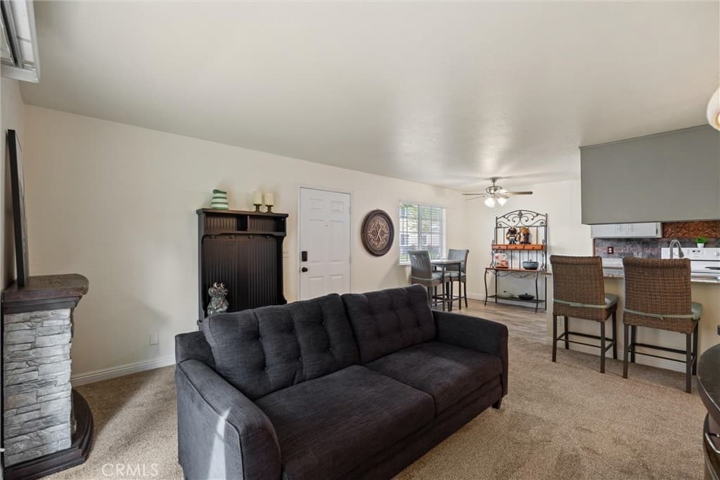 2055 Amanda Way 29 — photo 2