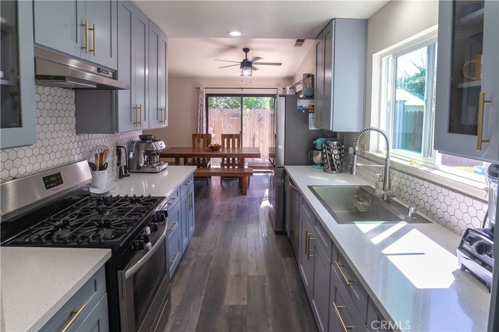 1 San Ramon Dr — photo 2