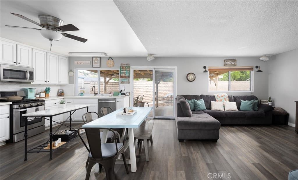 21515 Alaminos — photo 1