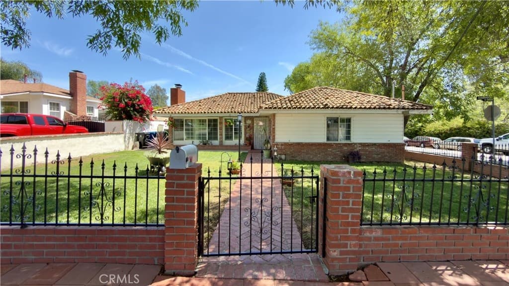 13888 Hubbard — photo 2