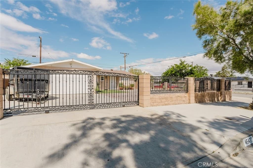 45437 Andale Ave — photo 1