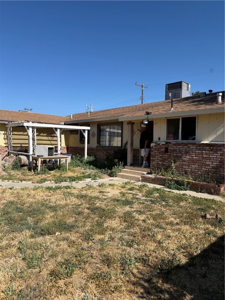 343 E AVE R6 - Photo 4