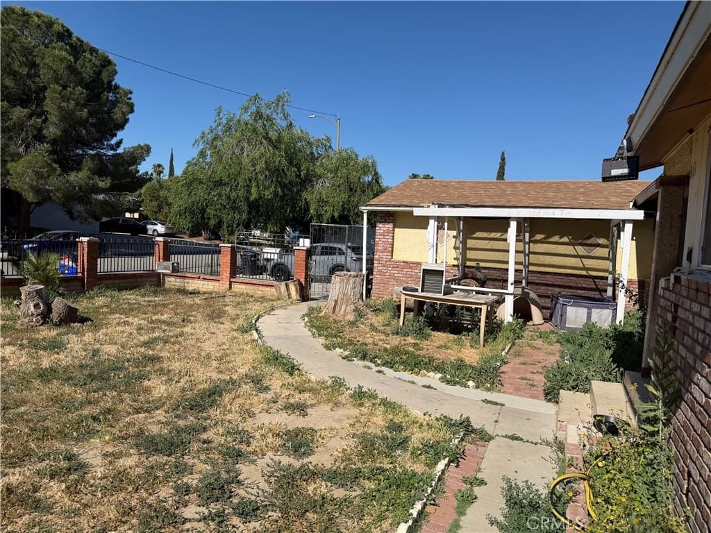 343 E AVE R6 - Photo 5