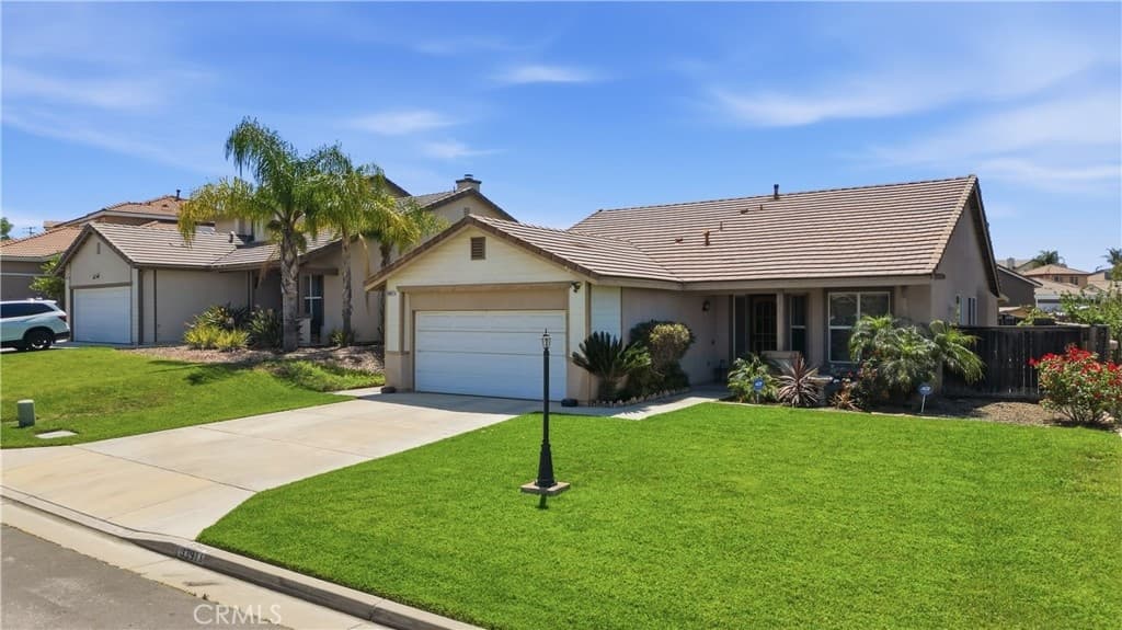 33911 Wagon Train Dr — photo 1