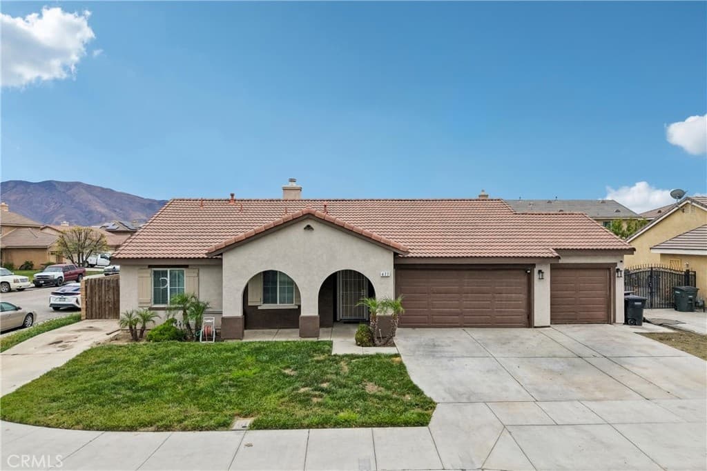 477 La Boca St — photo 1