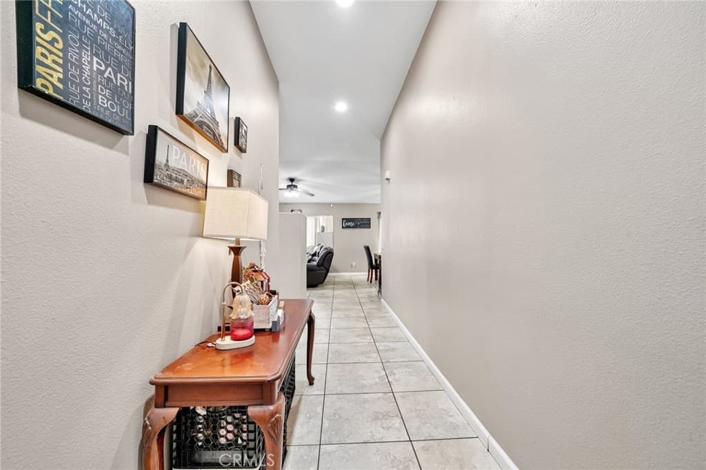 477 La Boca St — photo 2