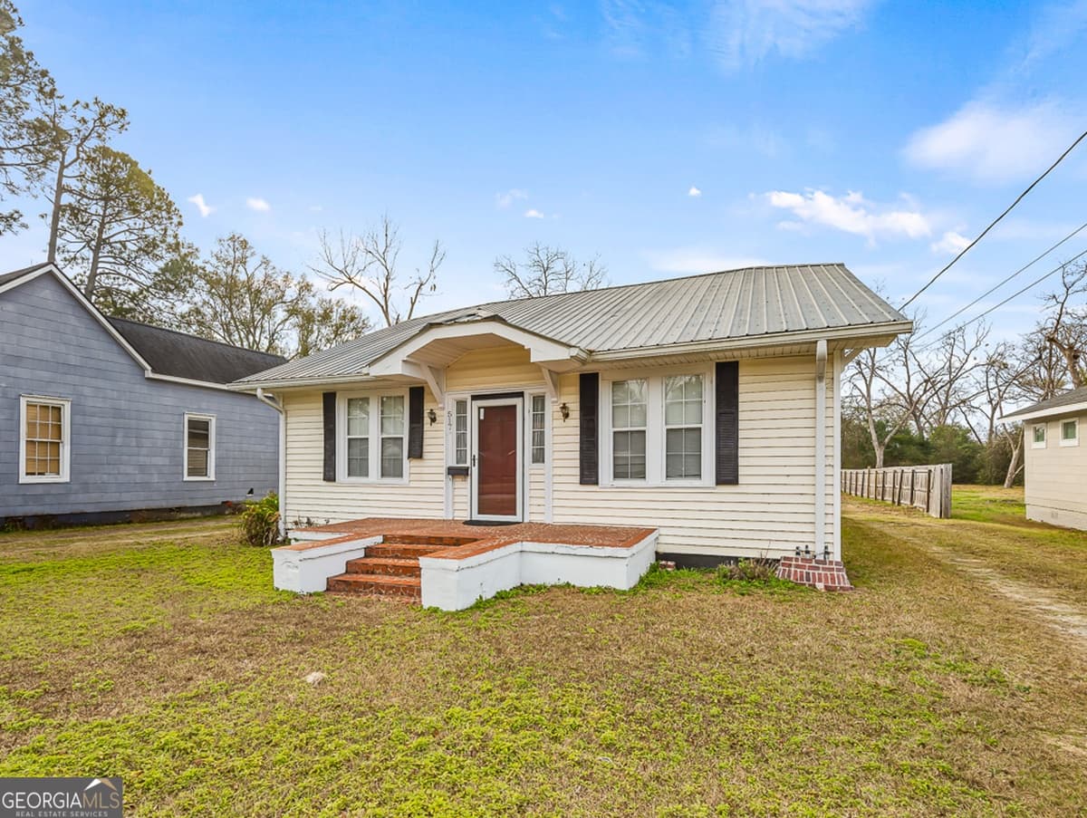 517 N Masonic St — photo 2