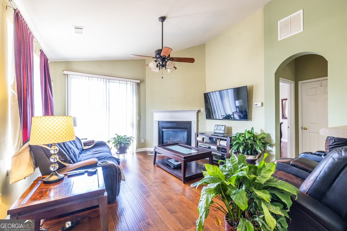 806 Hartstone Ct — photo 1