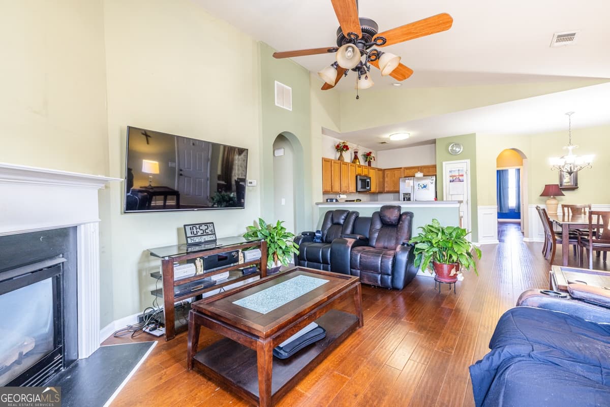 806 Hartstone Ct — photo 2