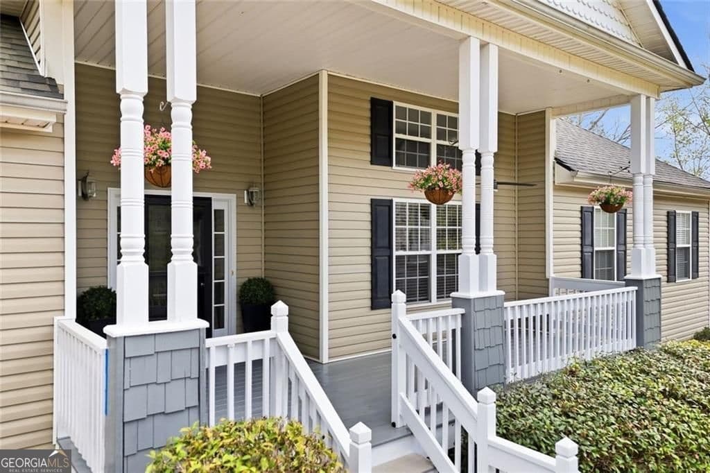 114 Hammond Dr — photo 1