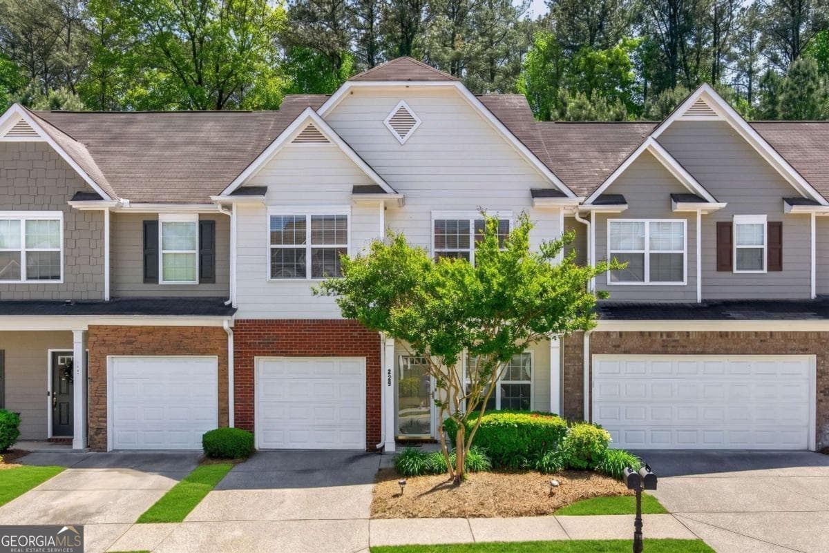 329 Franklin Ln — photo 1