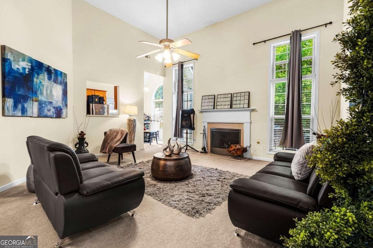 825 Lincoln Square — photo 2