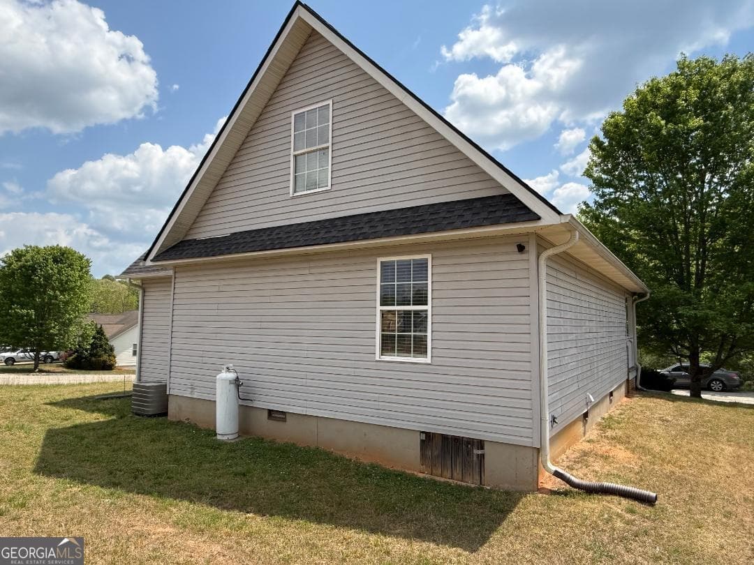 121 Saluda Dr — photo 22