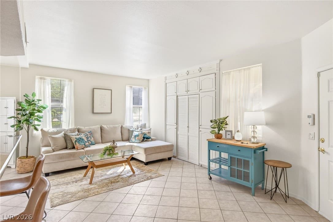 9901 Trailwood Dr 1088 — photo 2