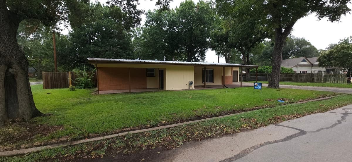 104 Elm Dr — photo 10