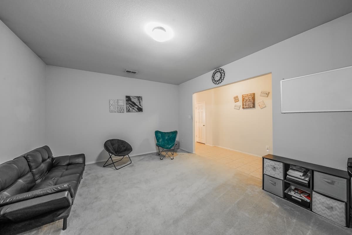 321 Mariscal Pl — photo 2