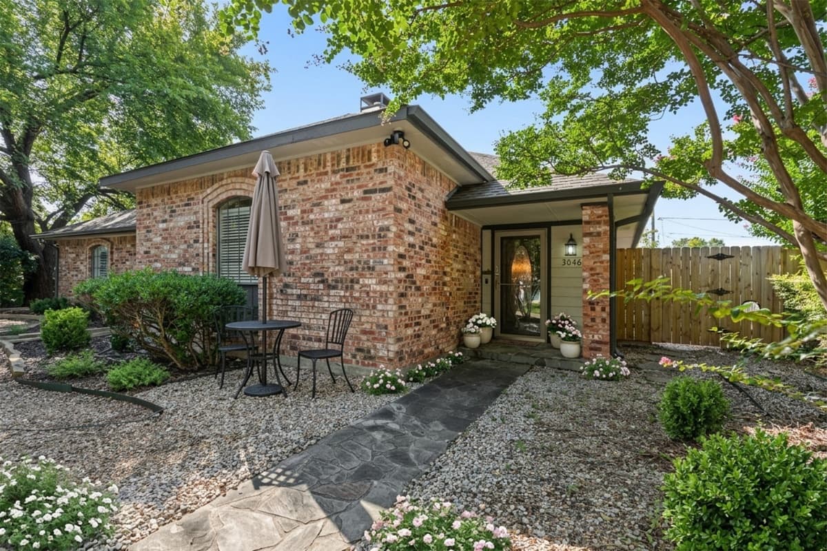 3046 Westforest Dr — photo 1